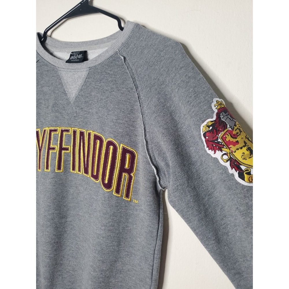 Universal Studios Authentic Gryffindor Sweatshirt… - image 7